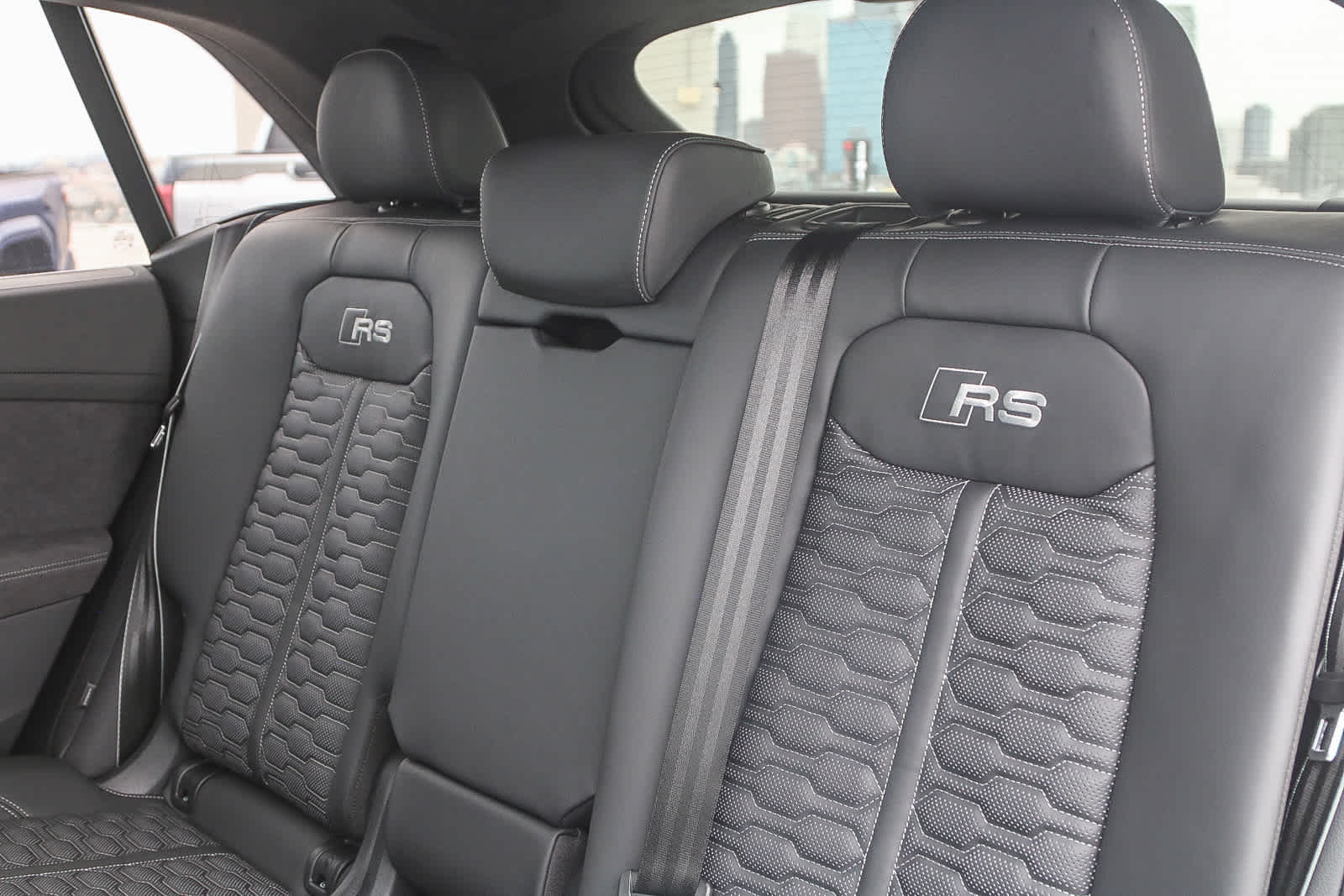 Thumbnail: 2025 Audi RS Q8 - 20