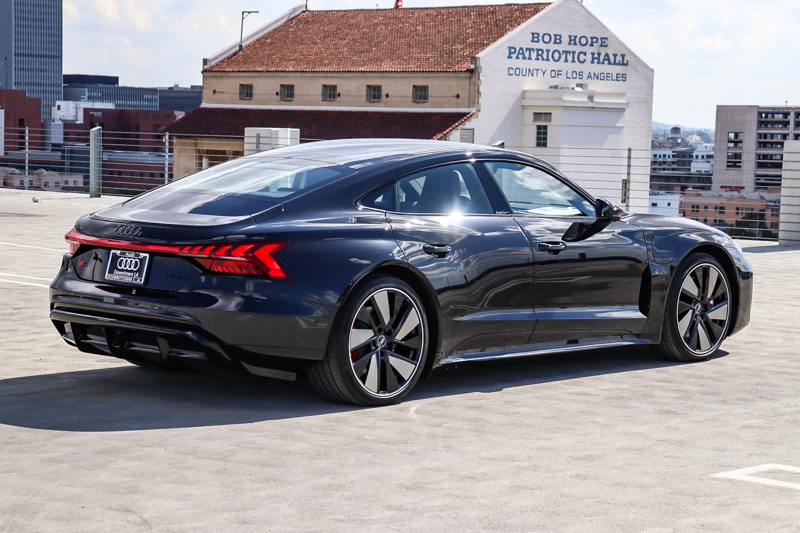 Thumbnail: 2026 Audi e-tron GT - 4