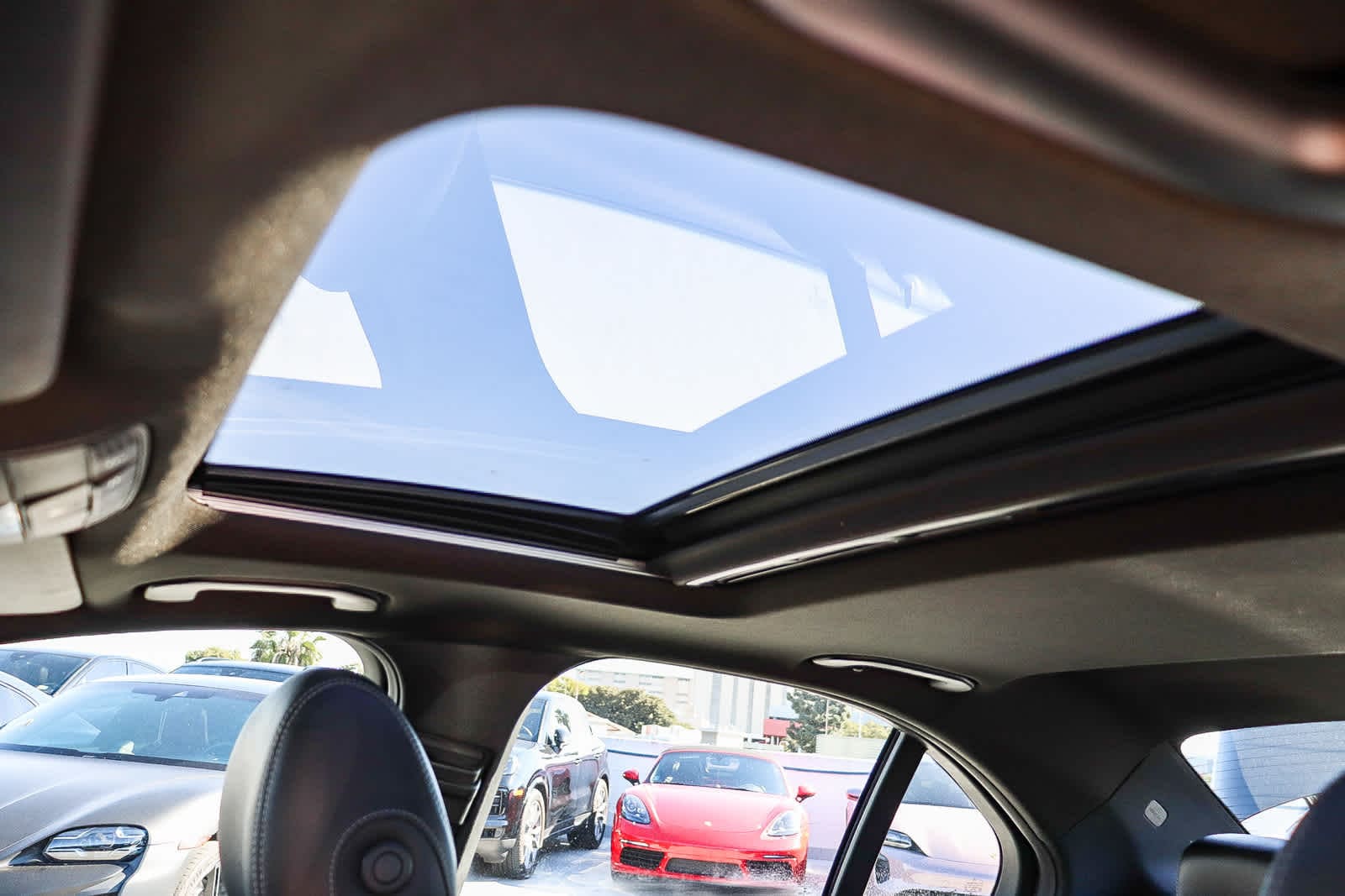 Thumbnail: 2018 Mercedes-Benz C-Class - 31