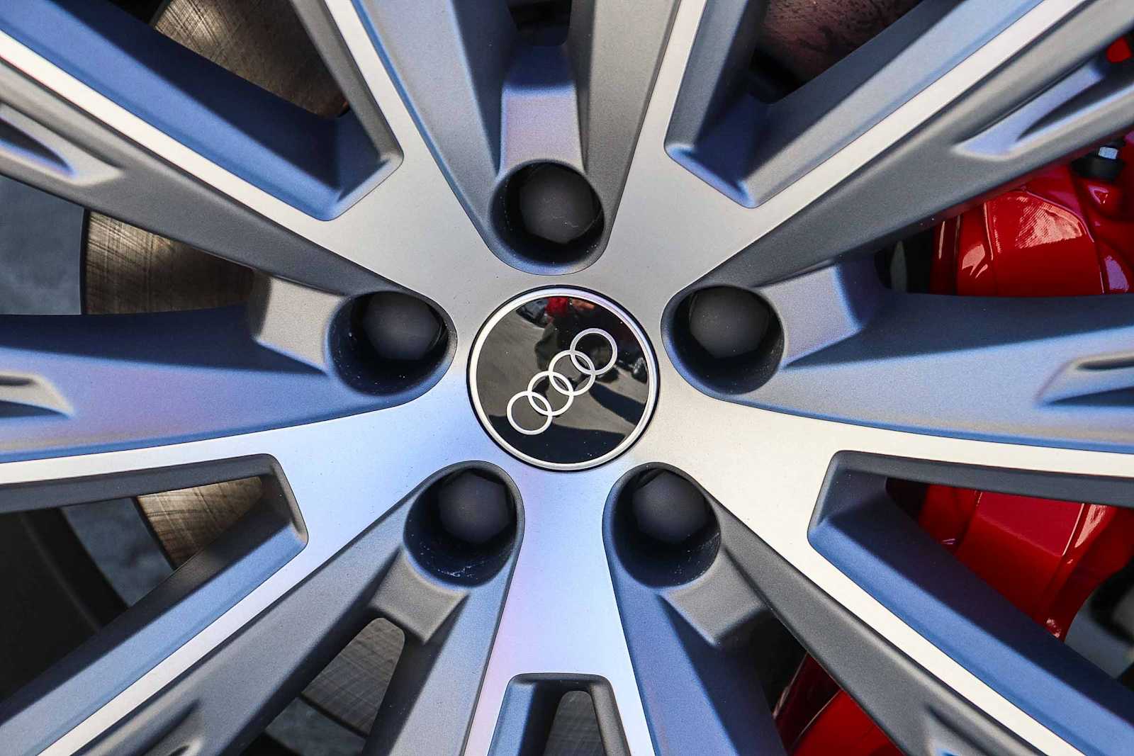 Thumbnail: 2026 Audi Q8 - 15