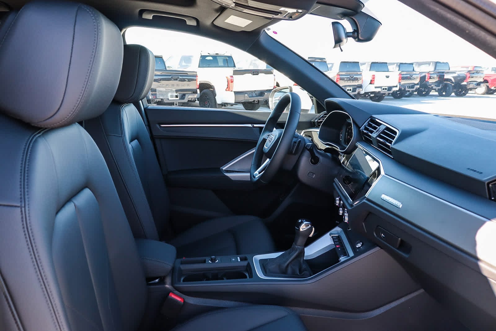 Thumbnail: 2025 Audi Q3 - 22