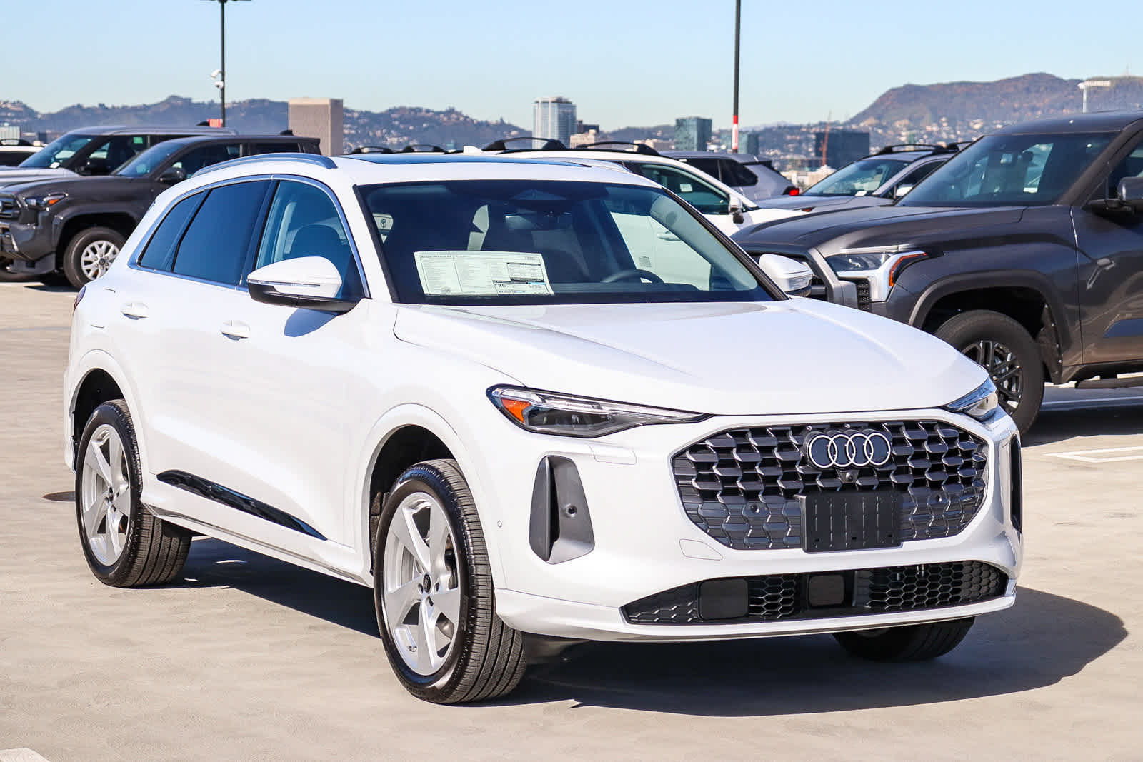 Thumbnail: 2025 Audi Q5 - 3