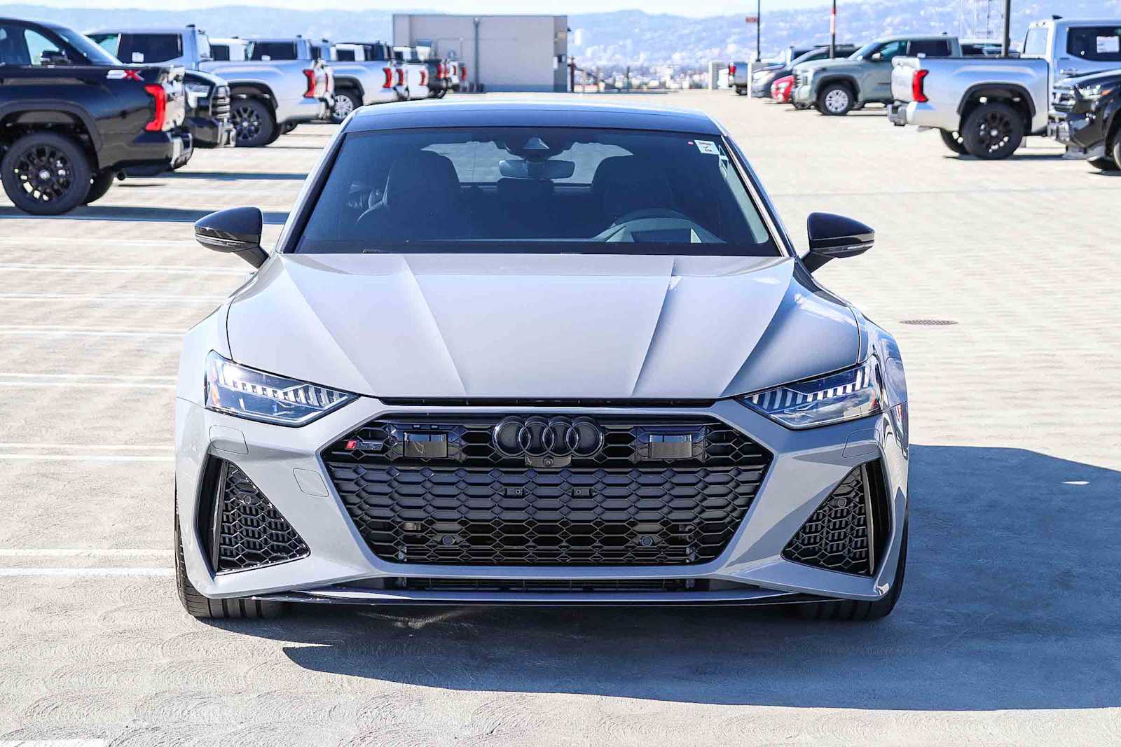 Thumbnail: 2023 Audi RS 7 - 2