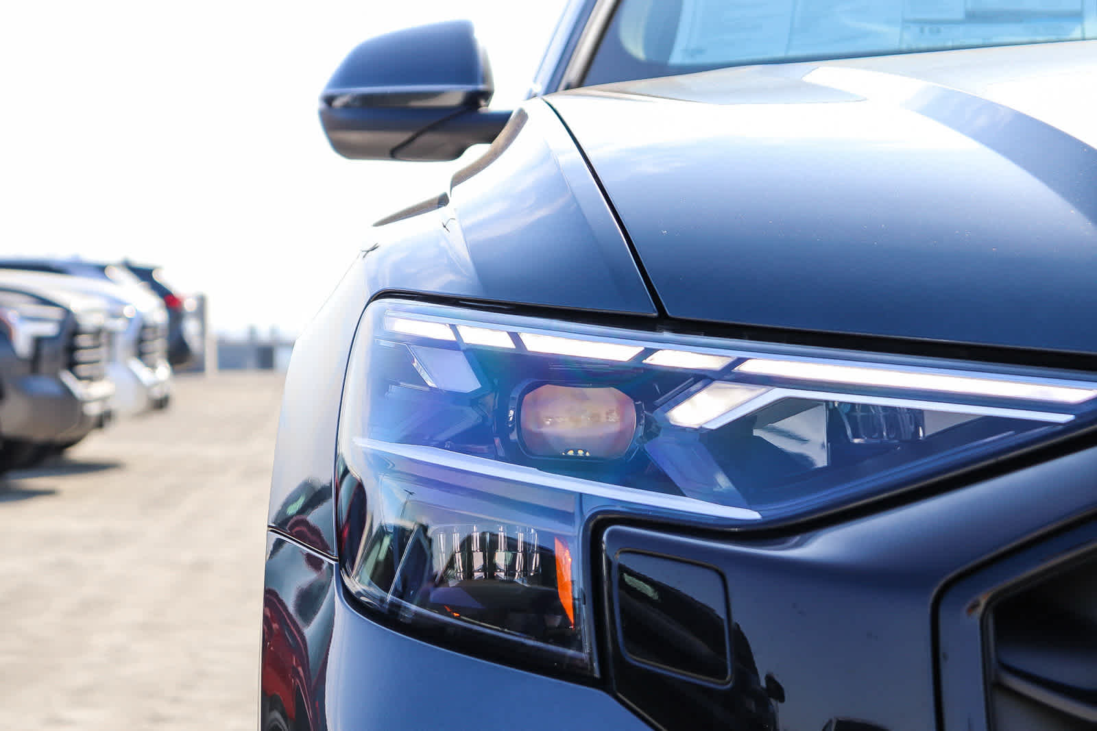 Thumbnail: 2026 Audi Q8 - 6