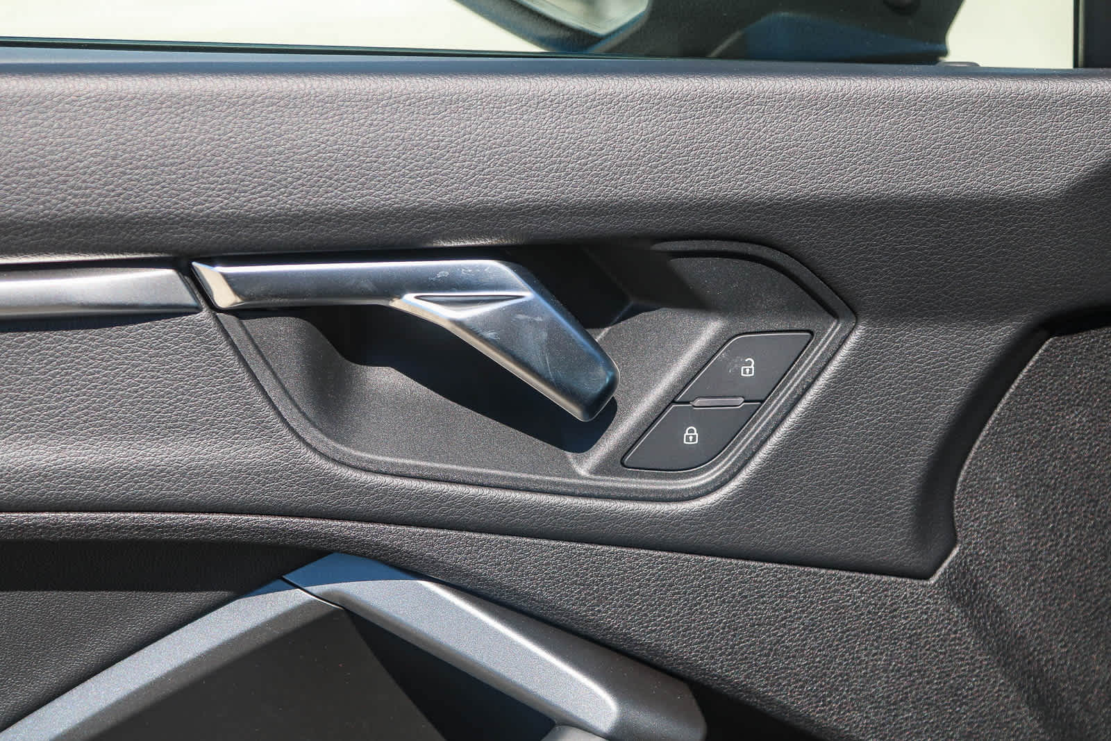 Thumbnail: 2025 Audi Q3 - 33