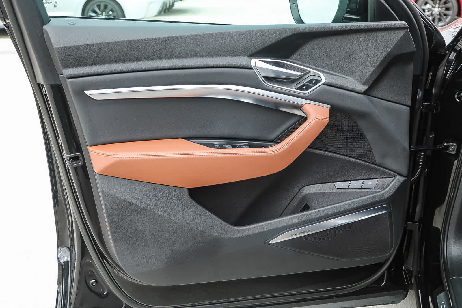 Thumbnail: 2022 Audi e-tron - 24