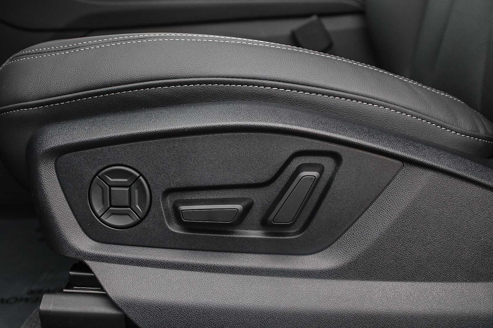 Thumbnail: 2025 Audi Q7 - 21