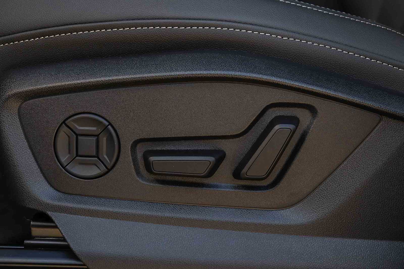 Thumbnail: 2026 Audi Q8 - 27