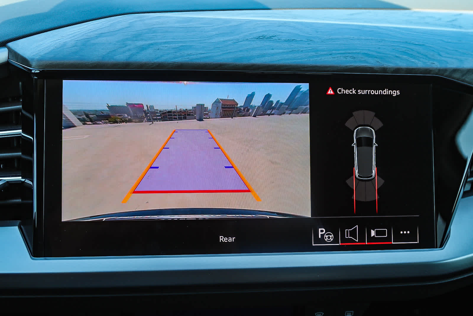 Thumbnail: 2024 Audi Q4 e-tron - 24