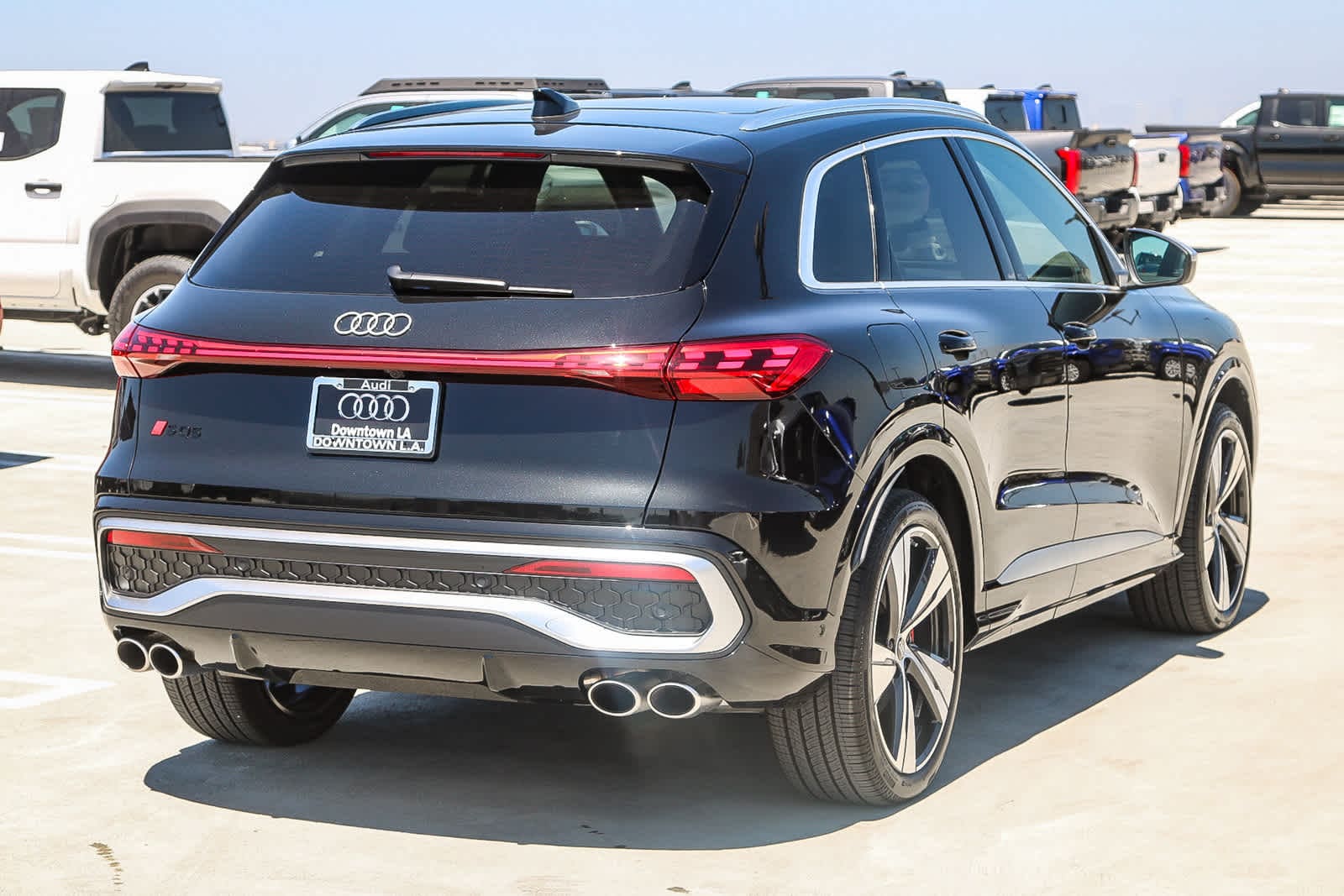Thumbnail: 2025 Audi SQ5 - 6