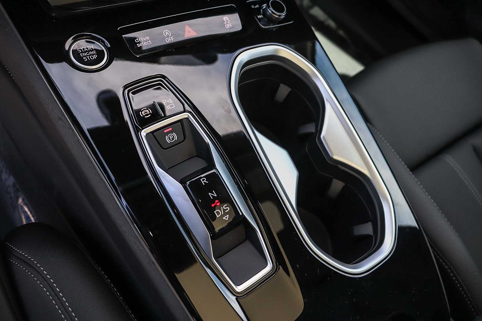 Thumbnail: 2026 Audi A6 - 24