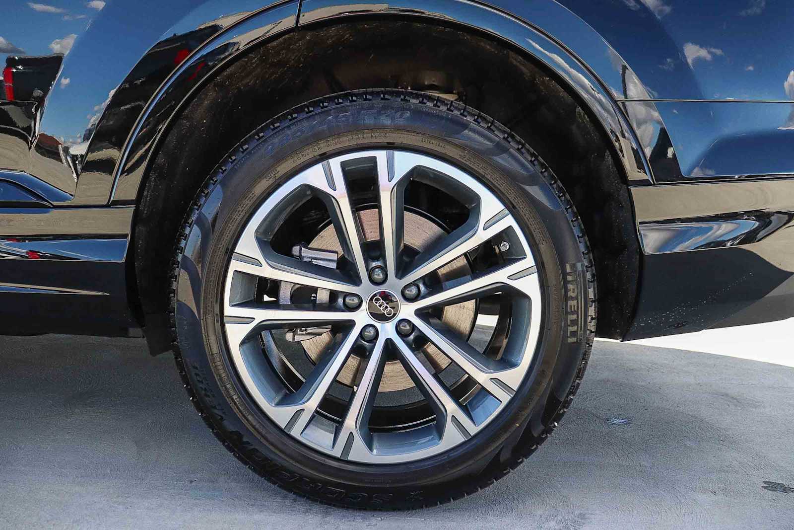 Thumbnail: 2026 Audi Q7 - 13