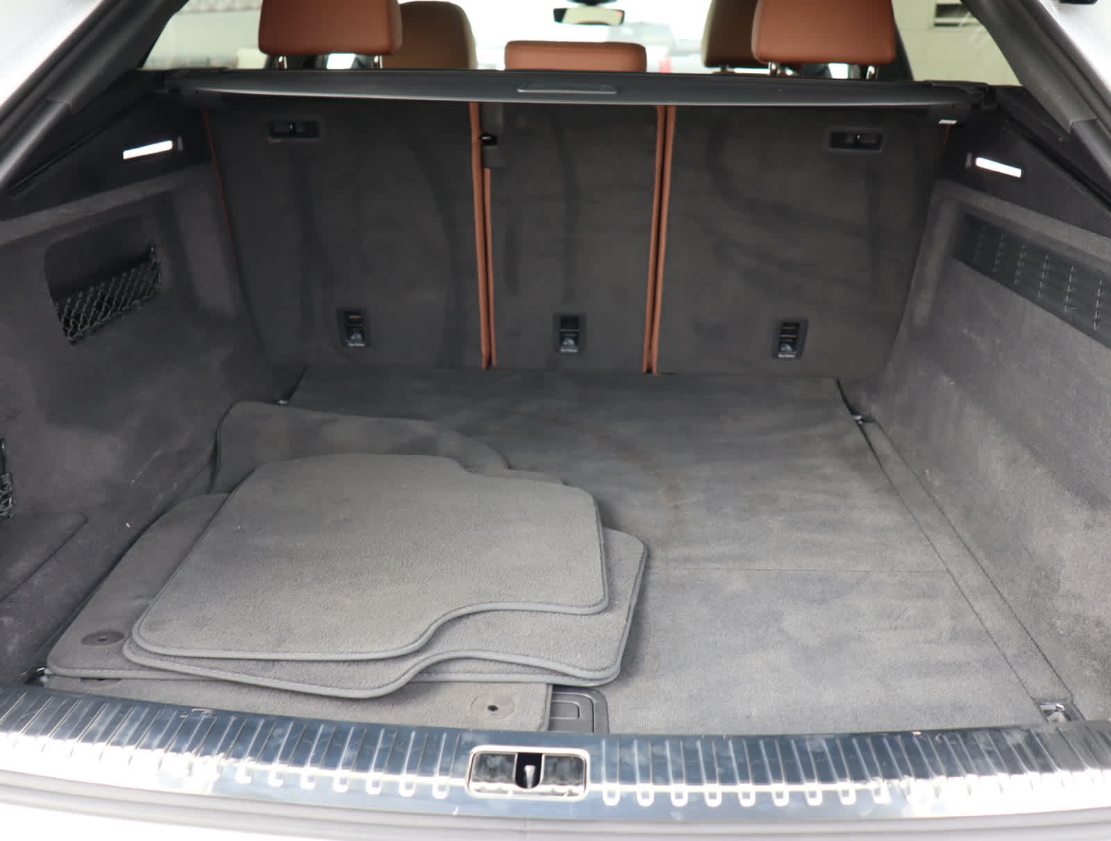 Thumbnail: 2023 Audi Q8 - 45