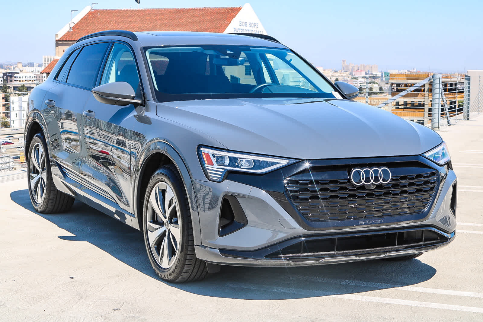 Thumbnail: 2024 Audi Q8 e-tron - 3