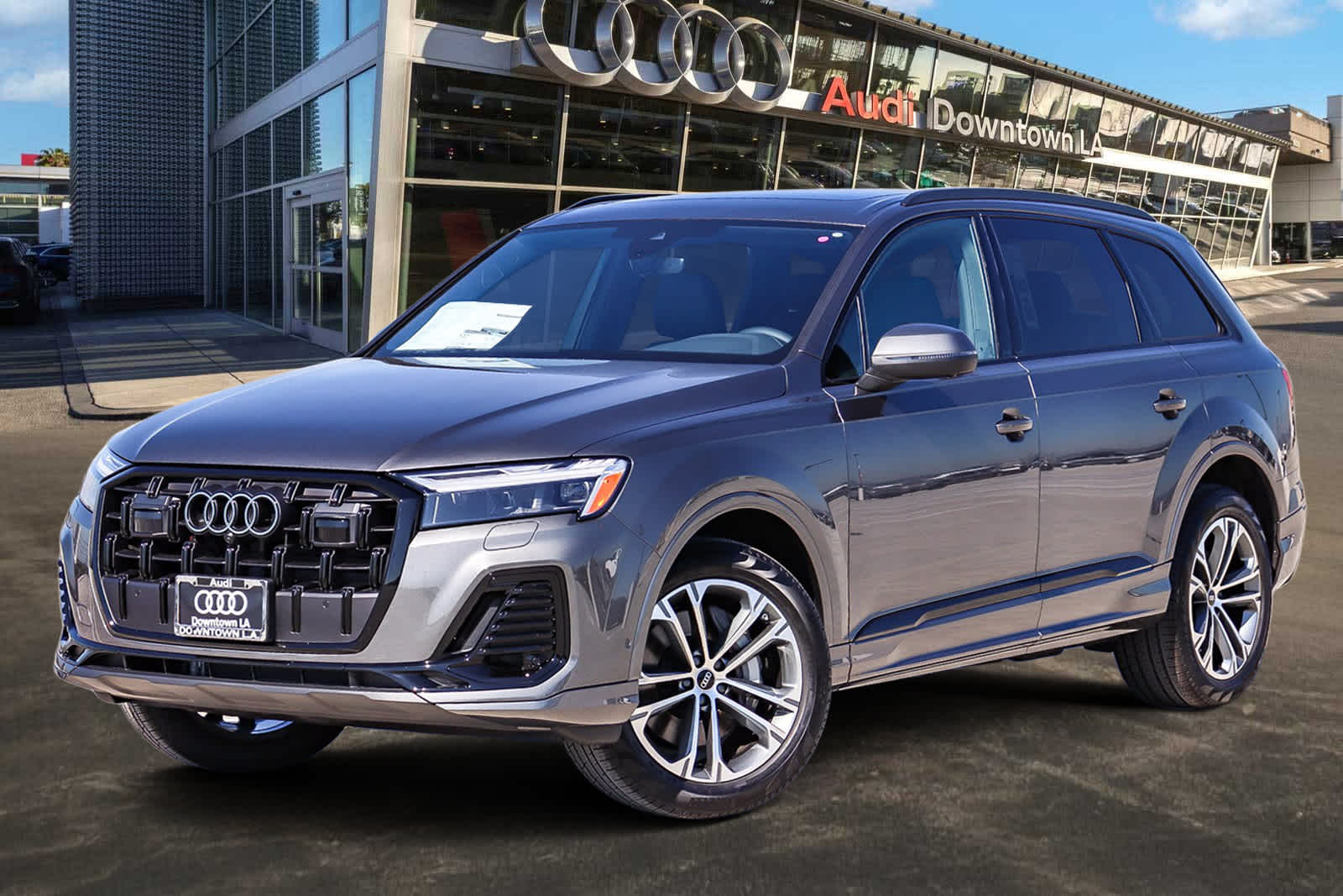 Thumbnail: 2026 Audi Q7 - 1