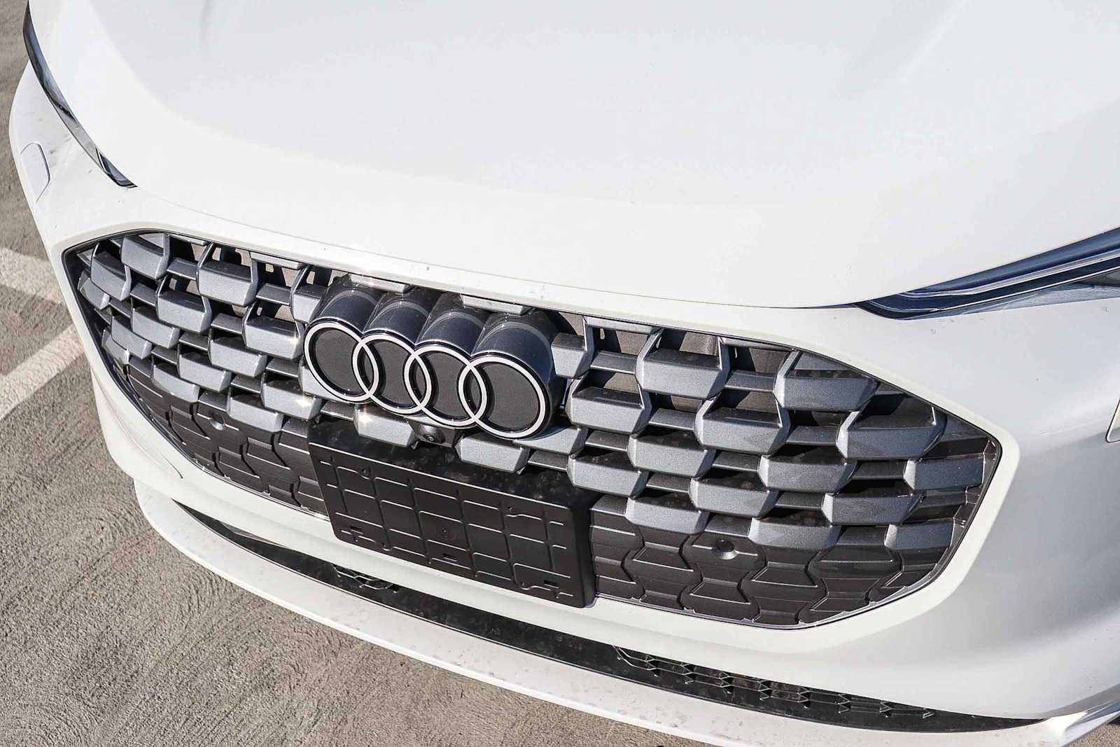 Thumbnail: 2025 Audi Q5 - 8