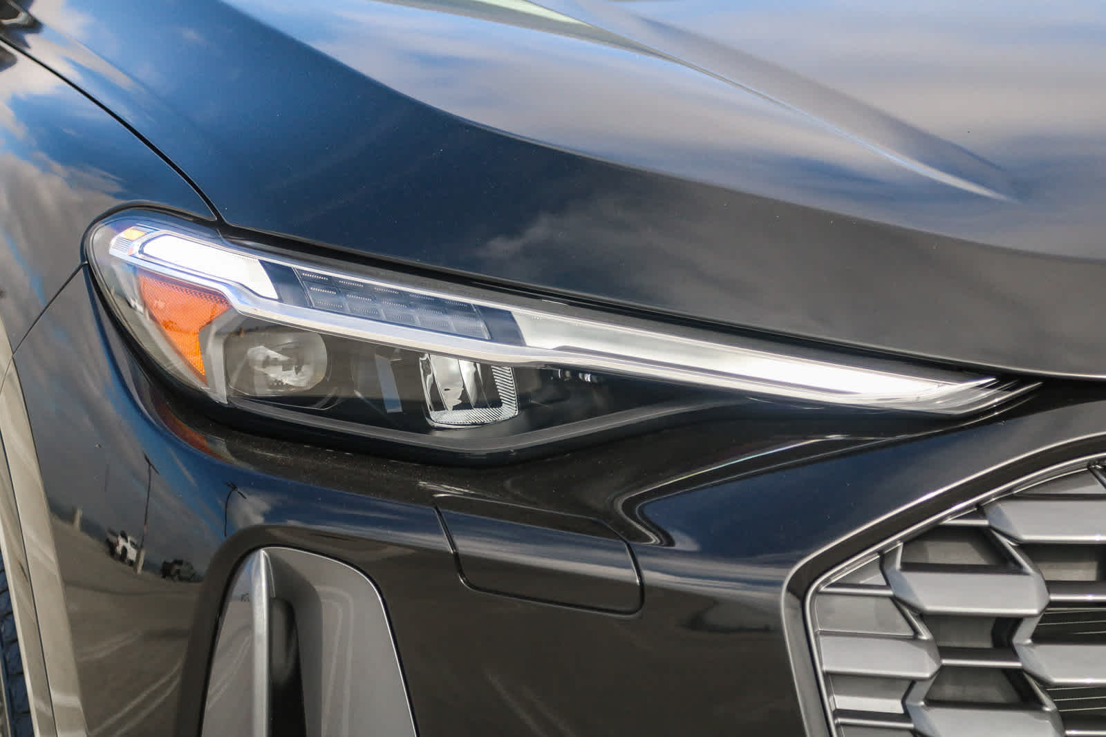 Thumbnail: 2025 Audi Q5 - 4