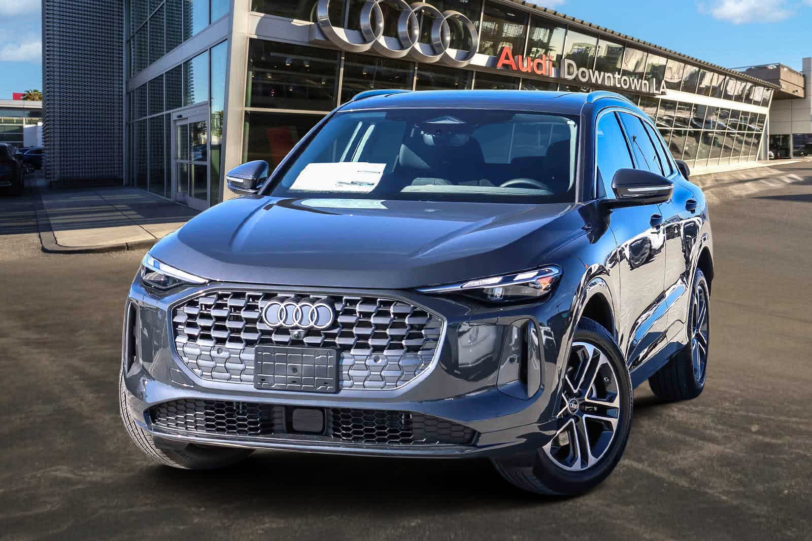 Thumbnail: 2025 Audi Q5 - 1