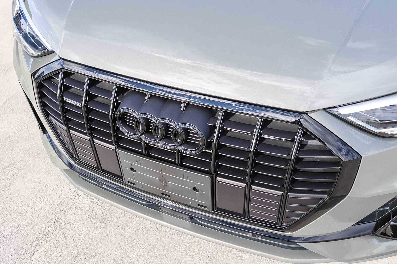 Thumbnail: 2025 Audi Q3 - 8