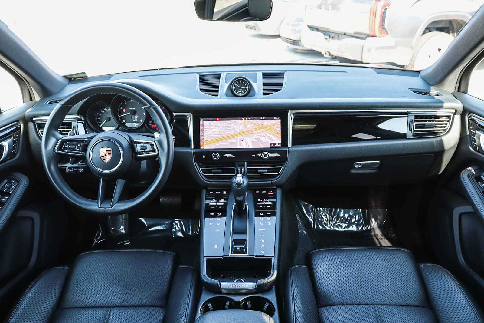 Thumbnail: 2023 Porsche Macan - 14