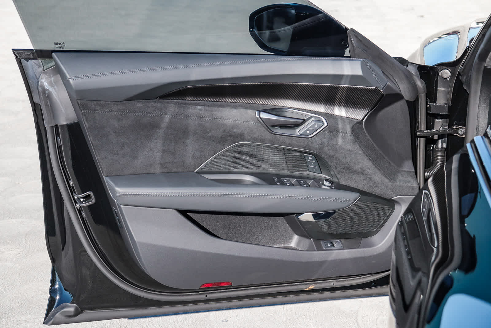 Thumbnail: 2025 Audi RS e-tron GT - 31