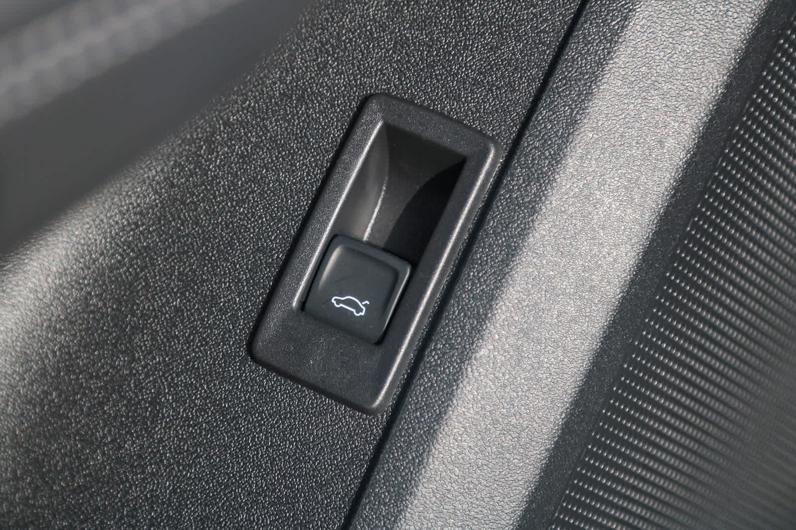 Thumbnail: 2025 Audi Q5 - 32