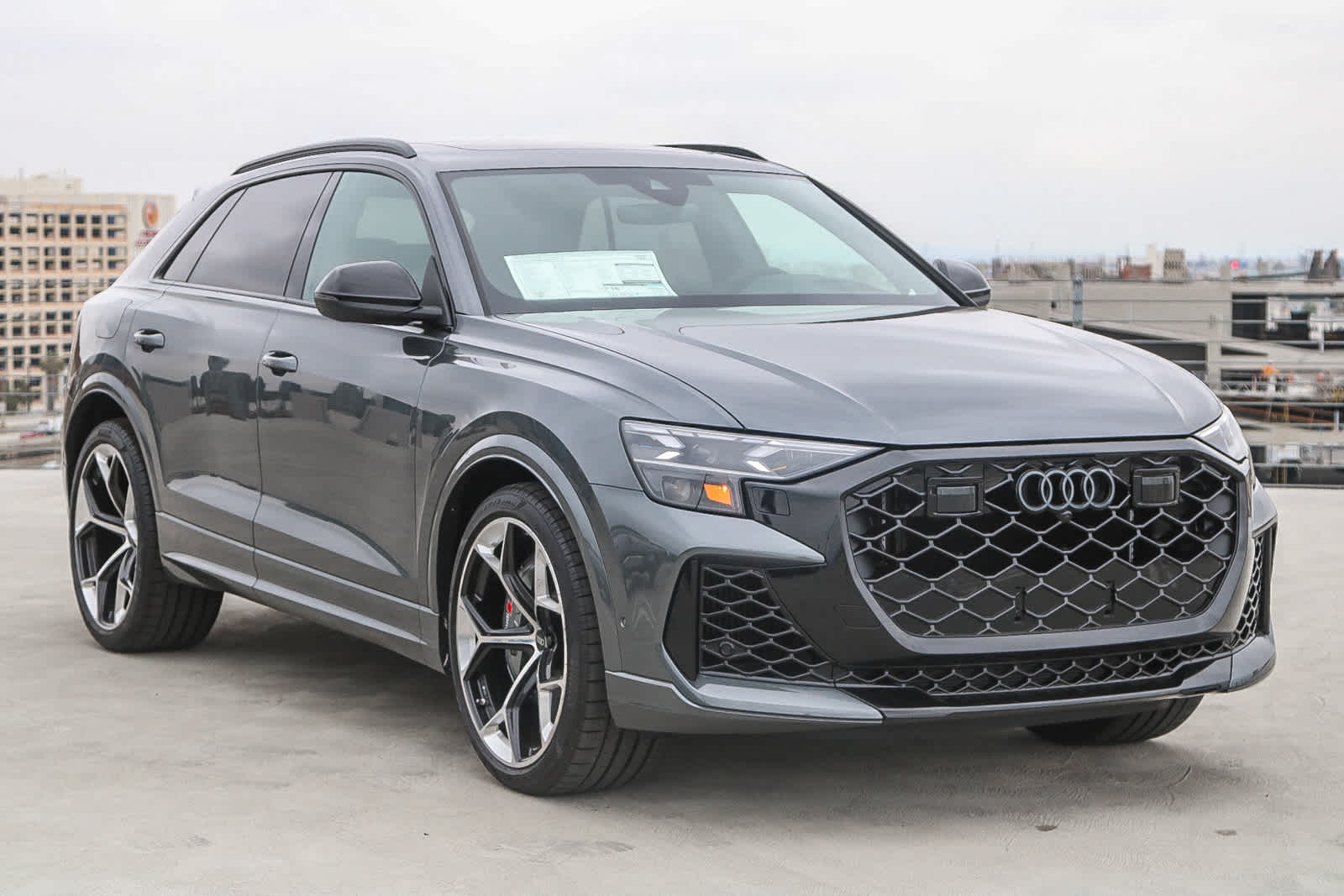 Thumbnail: 2025 Audi RS Q8 - 3