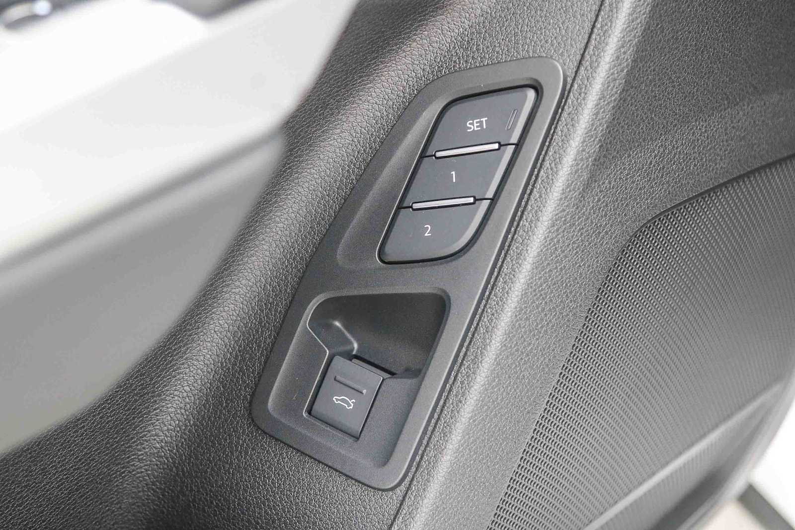 Thumbnail: 2025 Audi Q3 - 34