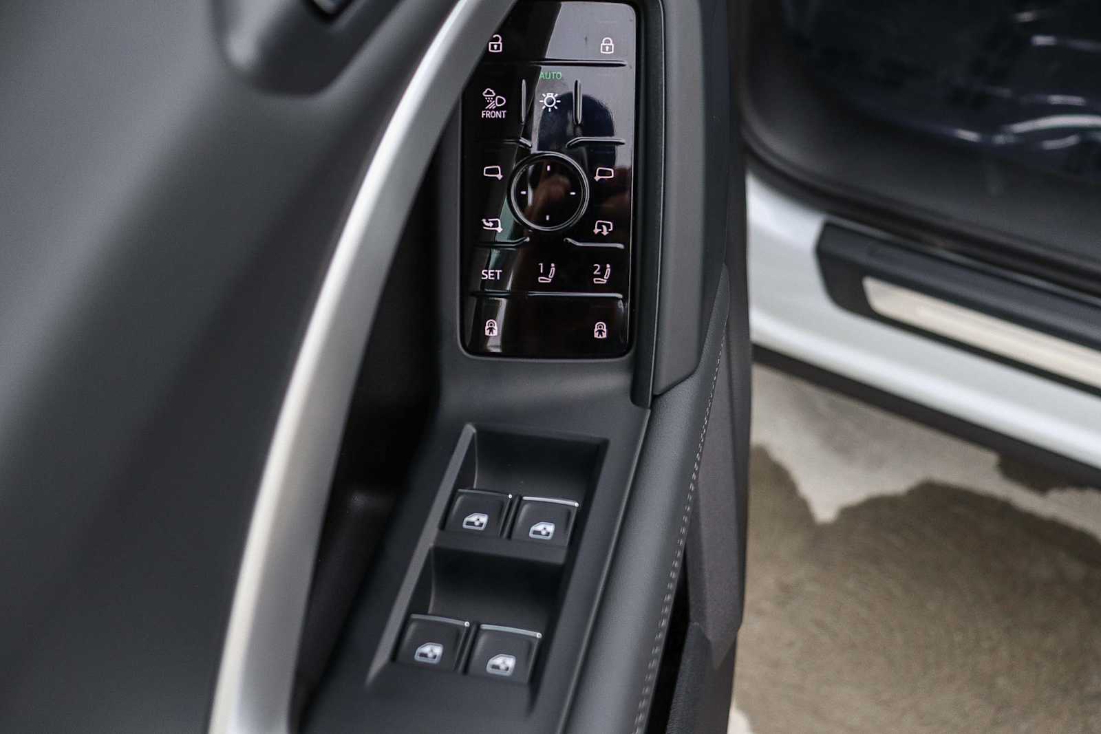 Thumbnail: 2025 Audi Q5 - 26