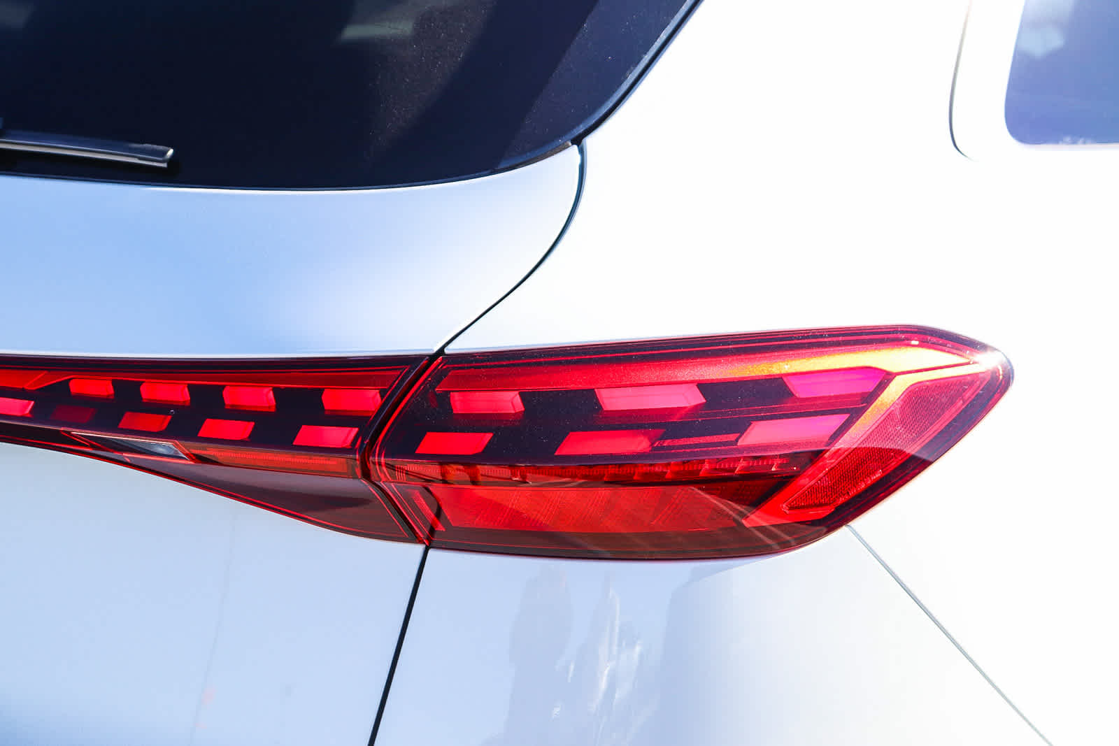 Thumbnail: 2025 Audi SQ5 - 10