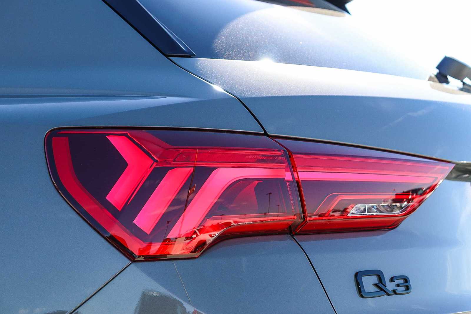 Thumbnail: 2025 Audi Q3 - 12