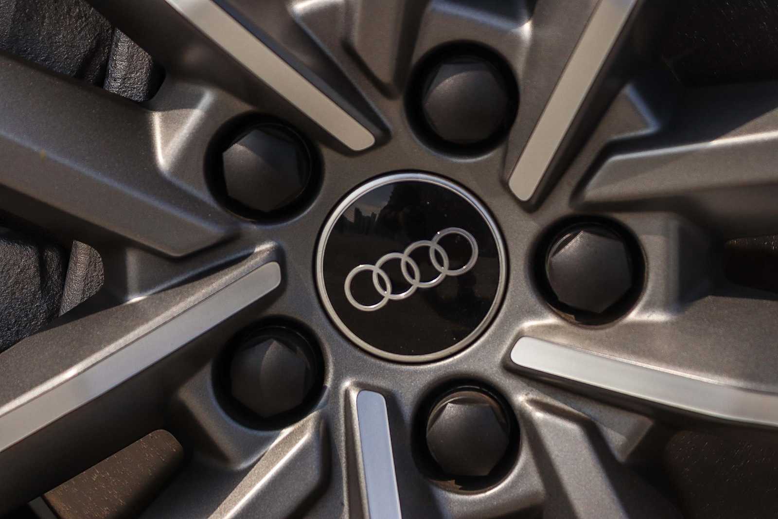 Thumbnail: 2023 Audi Q3 - 14