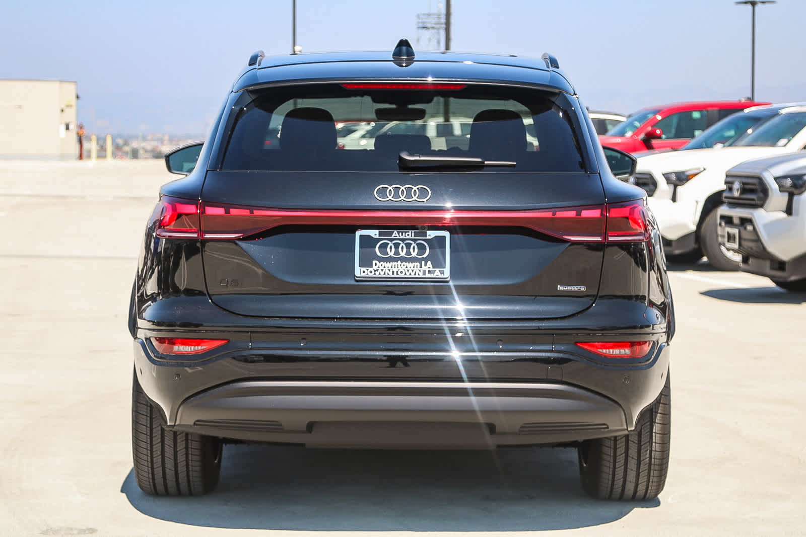 Thumbnail: 2025 Audi Q6 e-tron - 7