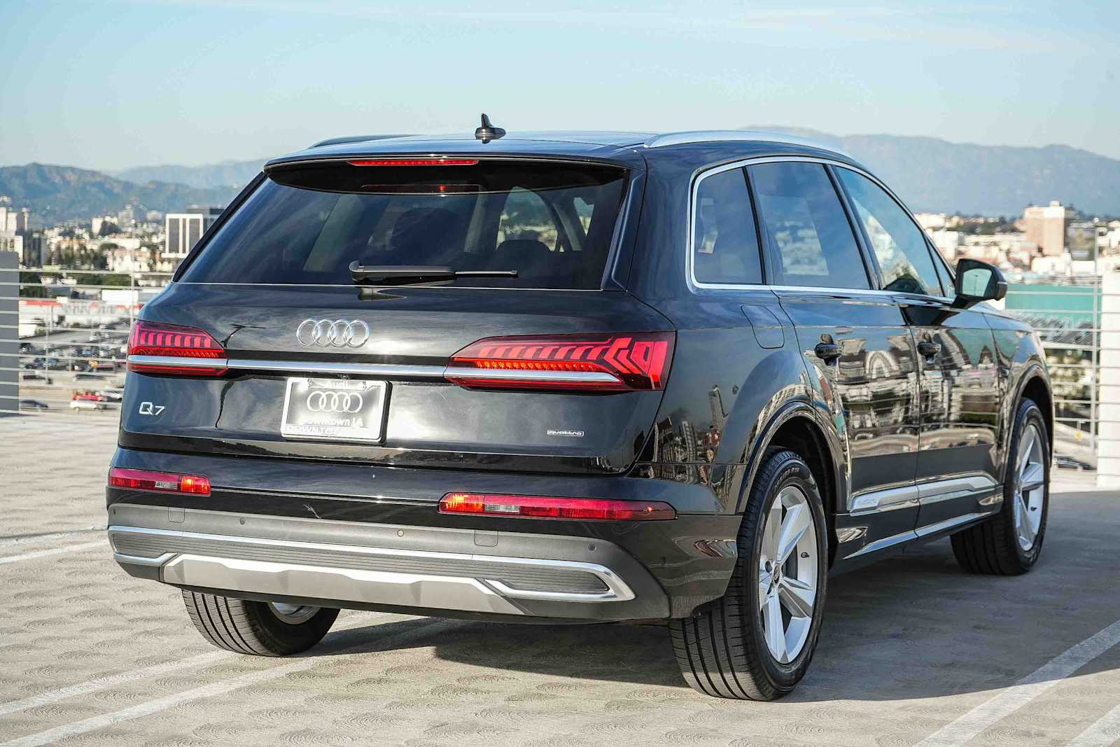 Thumbnail: 2022 Audi Q7 - 6