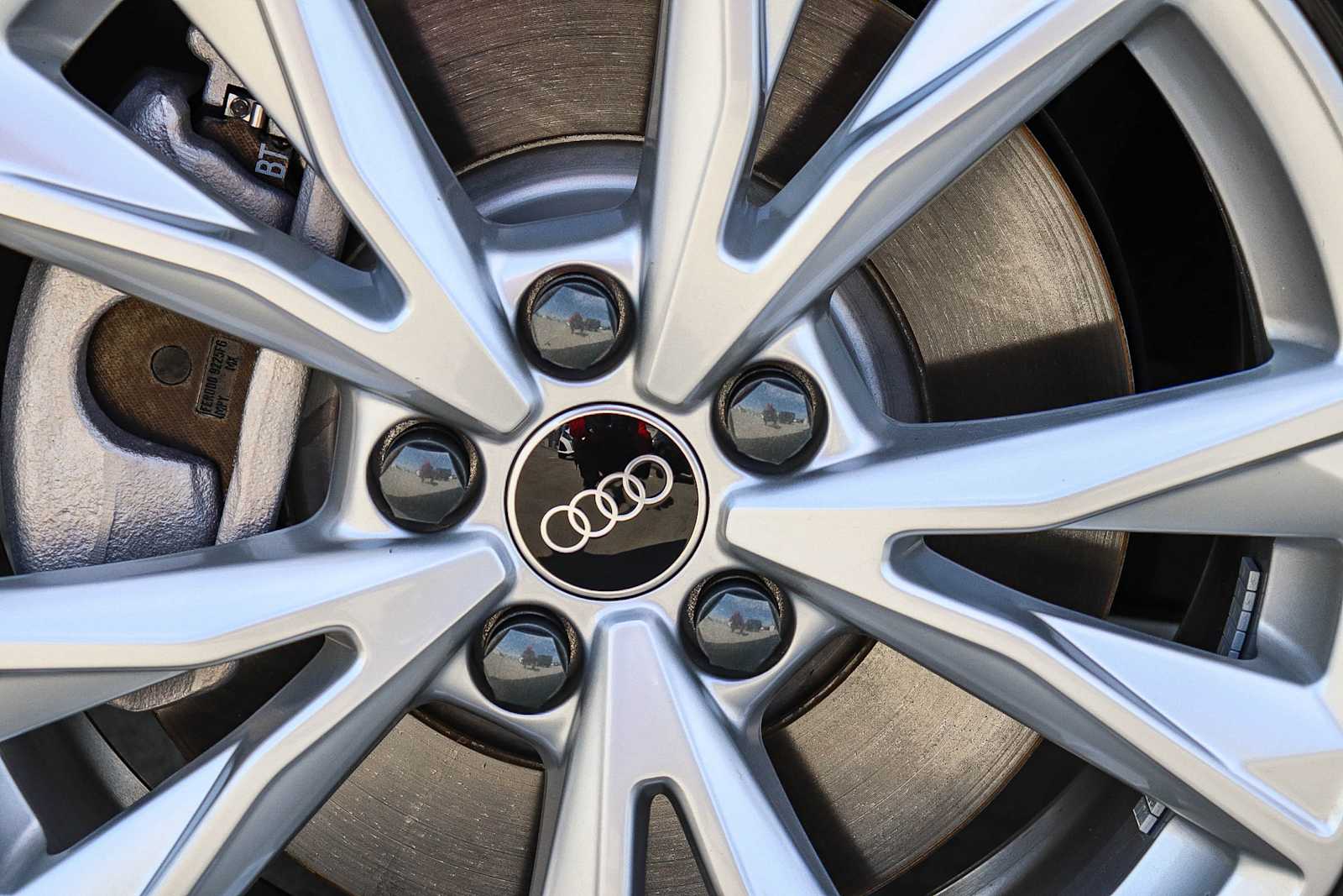 Thumbnail: 2025 Audi Q3 - 15