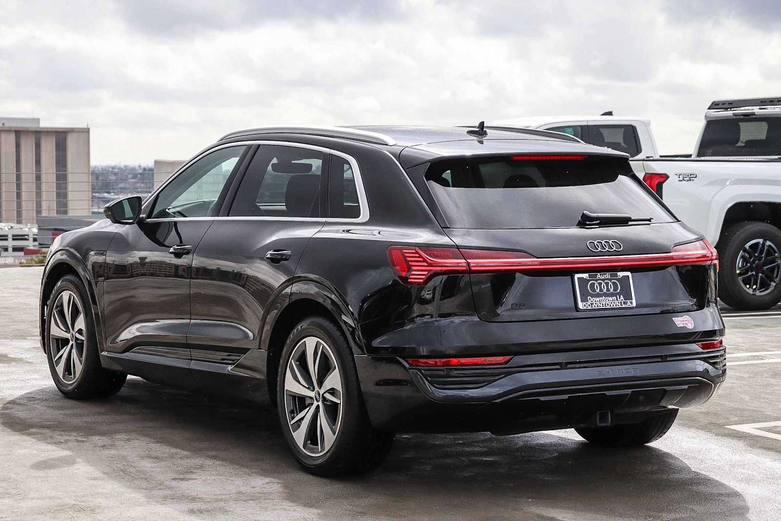 Thumbnail: 2024 Audi Q8 e-tron - 6