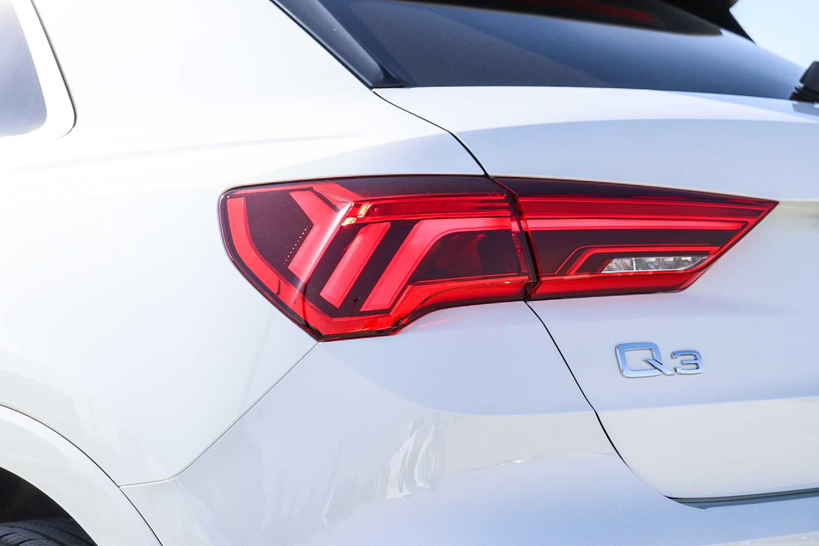 Thumbnail: 2023 Audi Q3 - 12
