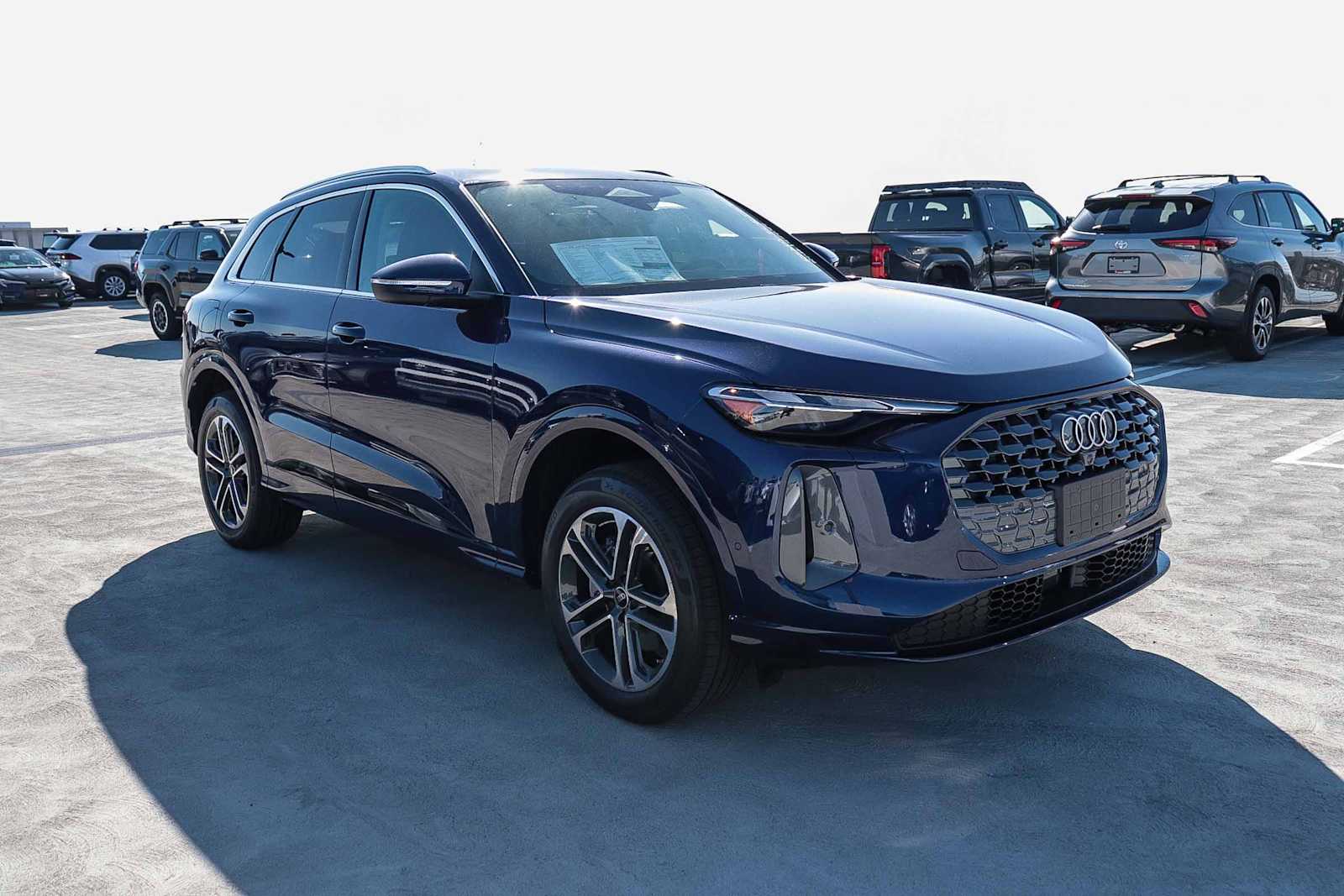 Thumbnail: 2025 Audi Q5 - 3