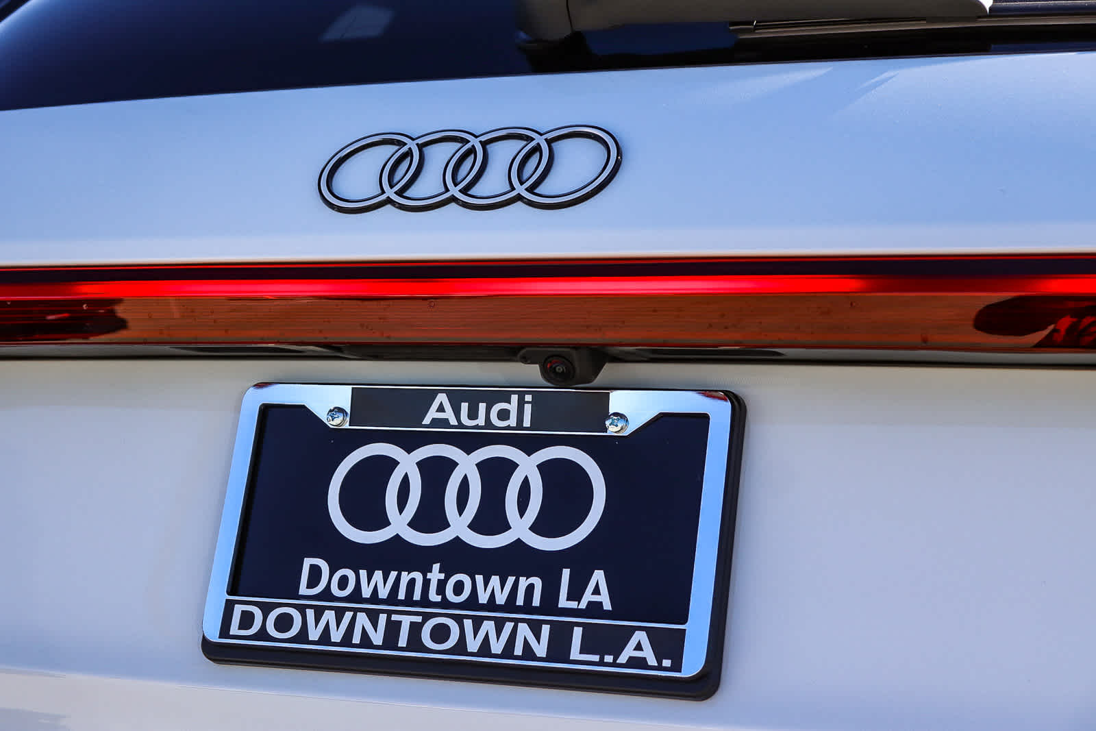 Thumbnail: 2025 Audi Q6 e-tron - 11