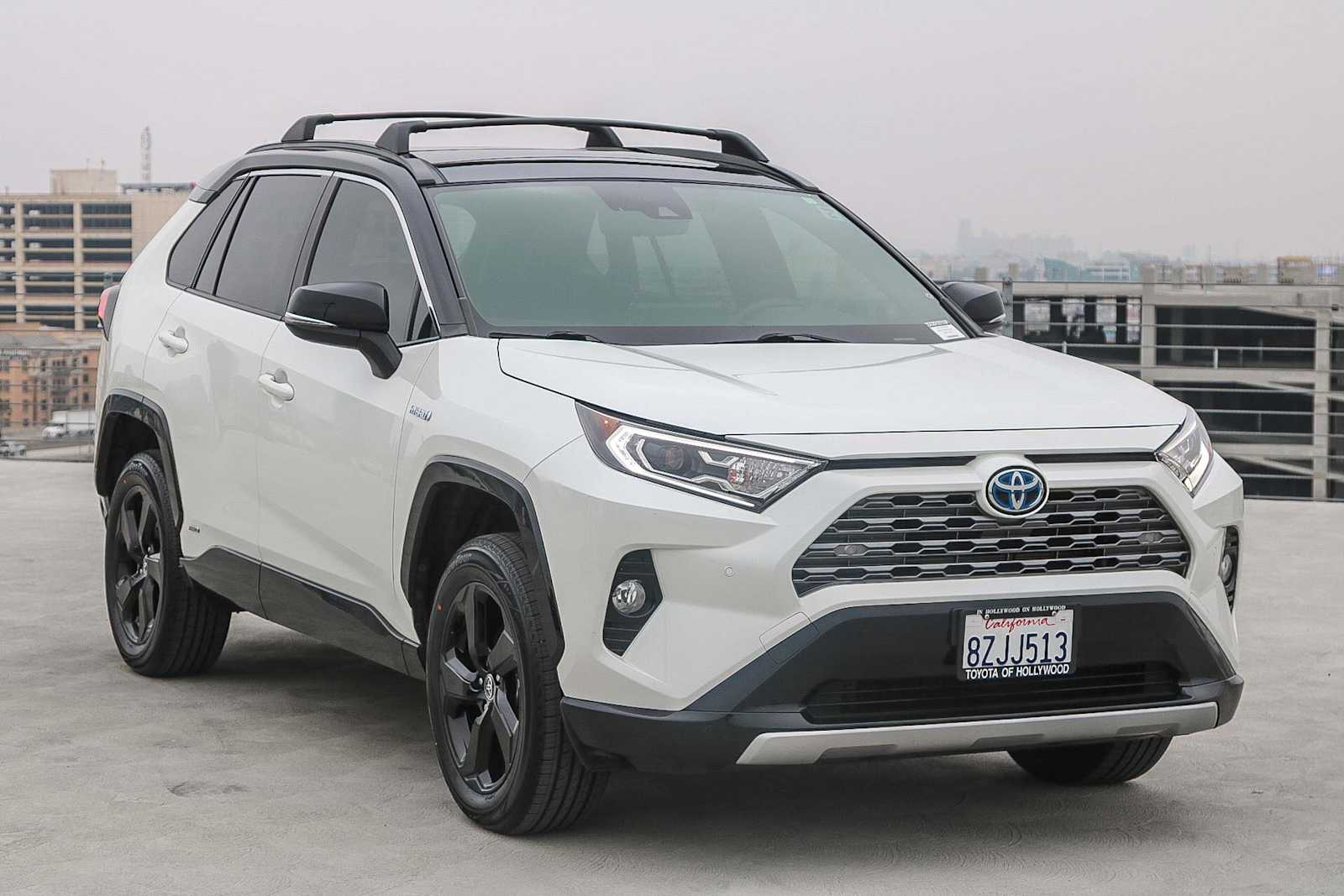 2021 Toyota RAV4 Hybrid XSE photo 3