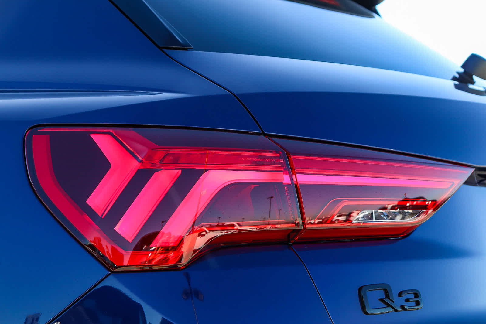 Thumbnail: 2025 Audi Q3 - 12