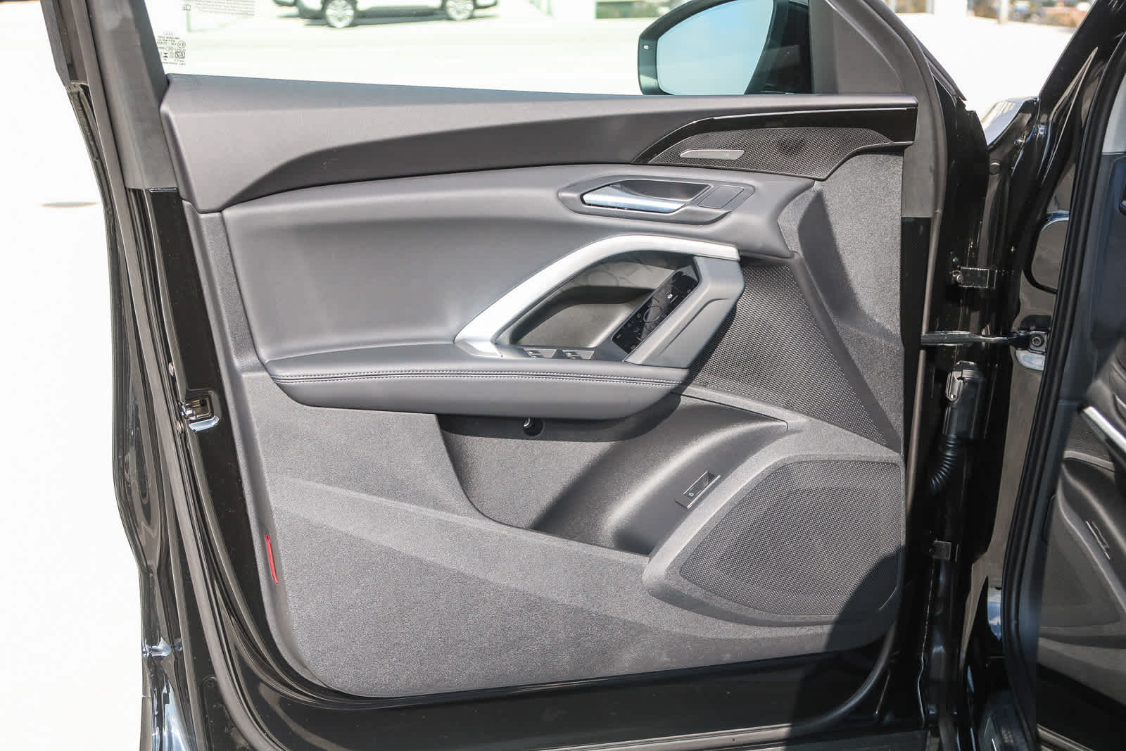 Thumbnail: 2025 Audi Q5 - 30