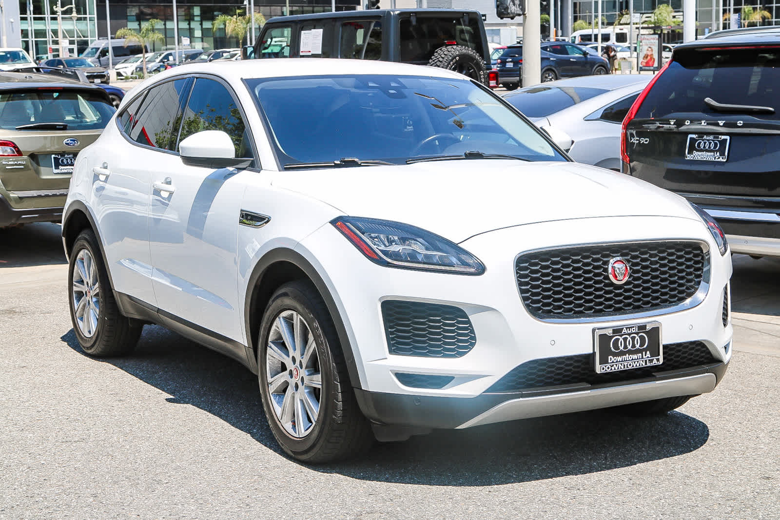 Thumbnail: 2018 Jaguar E-Pace - 3