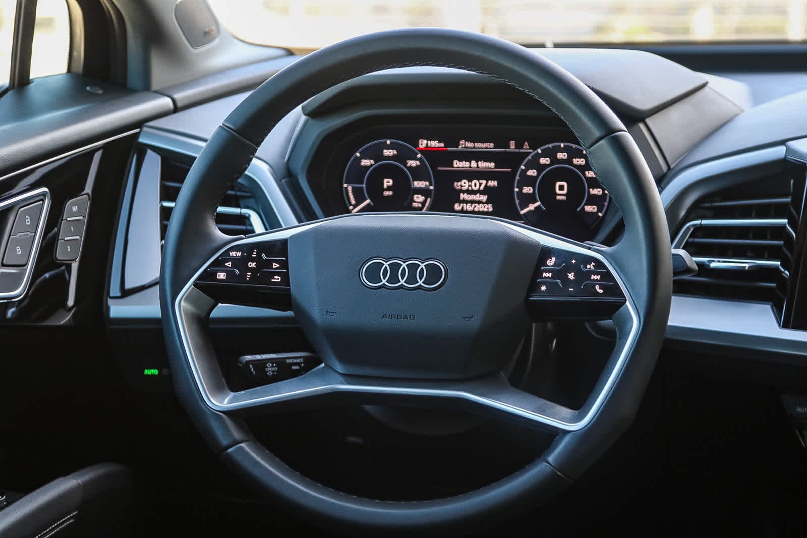 Thumbnail: 2023 Audi Q4 e-tron - 15