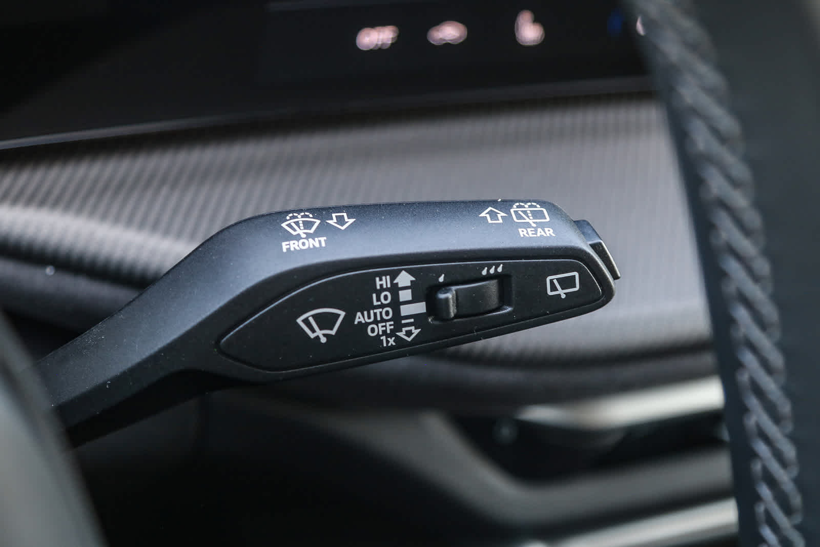 Thumbnail: 2025 Audi SQ5 - 35