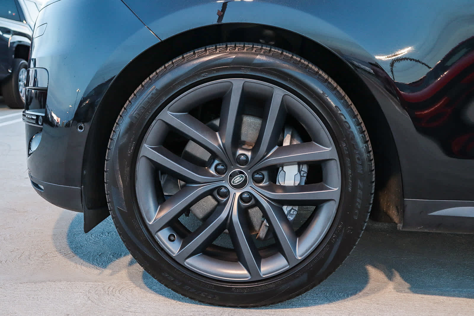 Thumbnail: 2023 Land Rover Range Rover Sport - 14