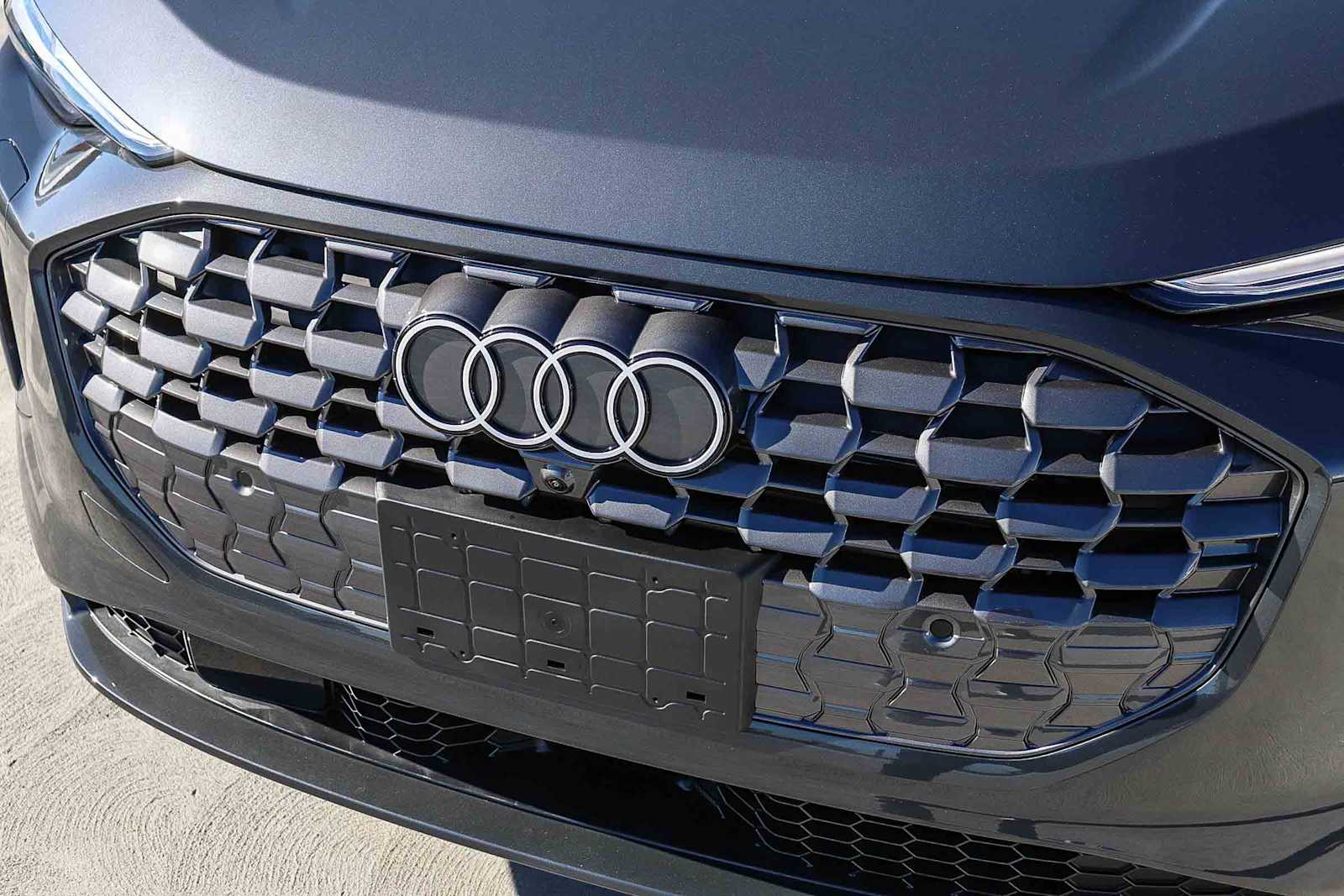 Thumbnail: 2025 Audi Q5 - 8