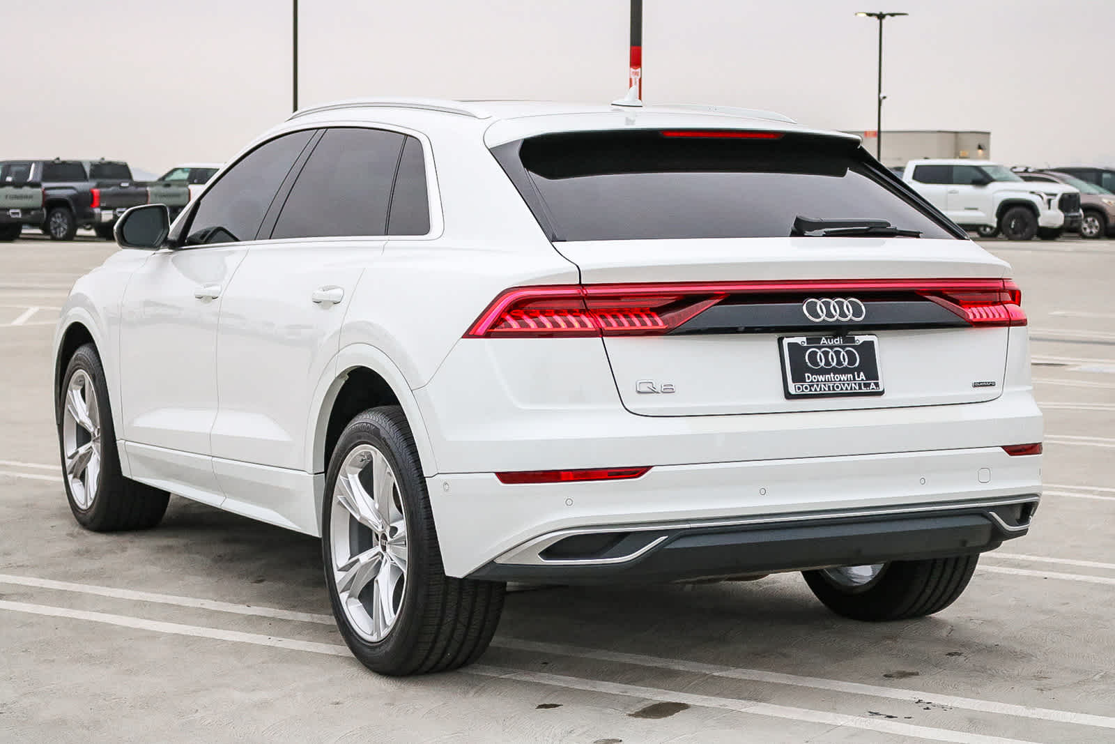 Thumbnail: 2023 Audi Q8 - 9