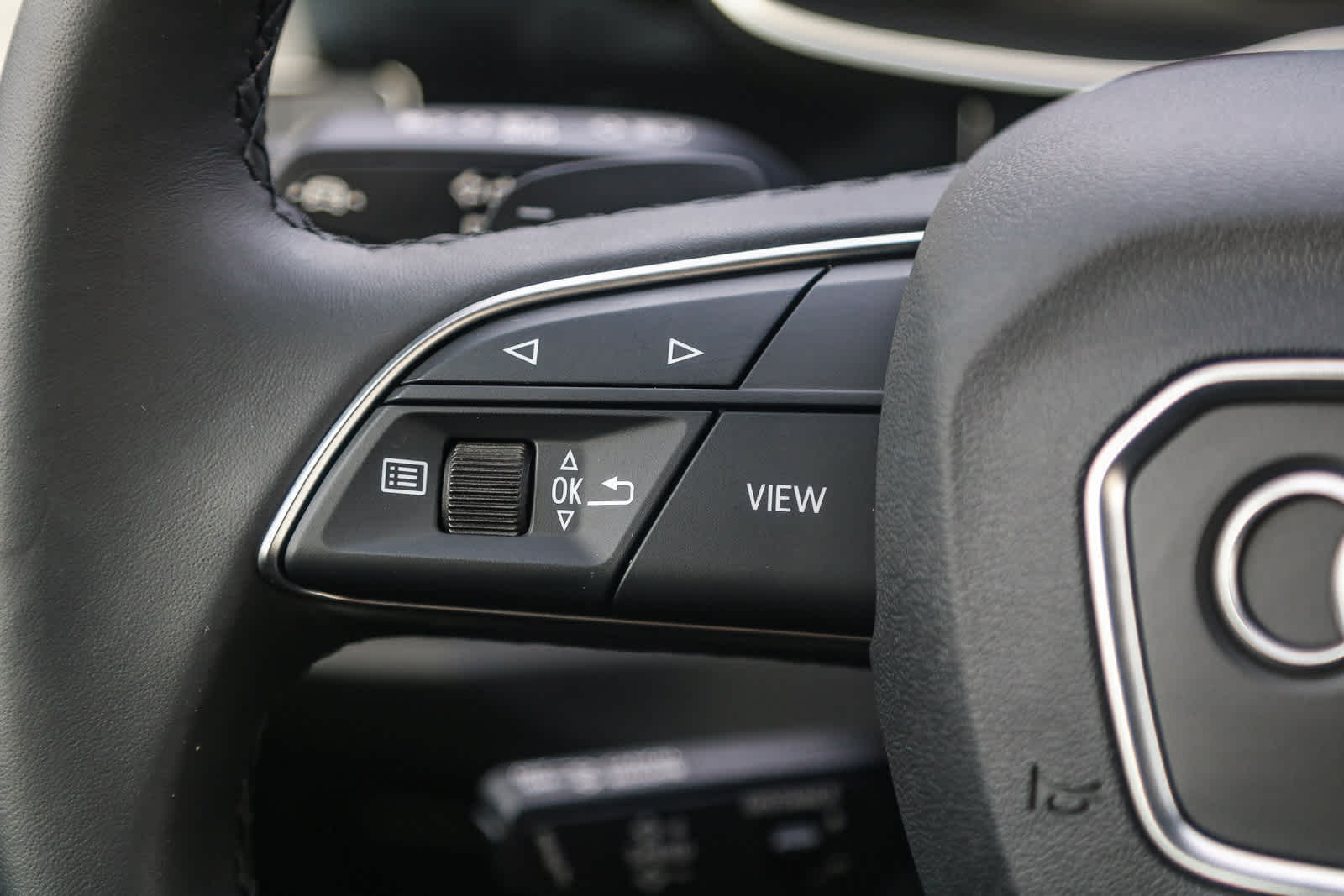 Thumbnail: 2025 Audi Q3 - 23