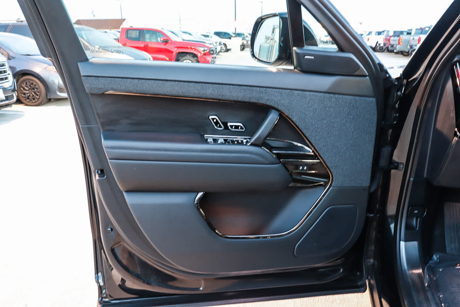 Thumbnail: 2023 Land Rover Range Rover Sport - 28